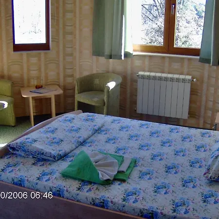 Family Emaly 1 Hotel